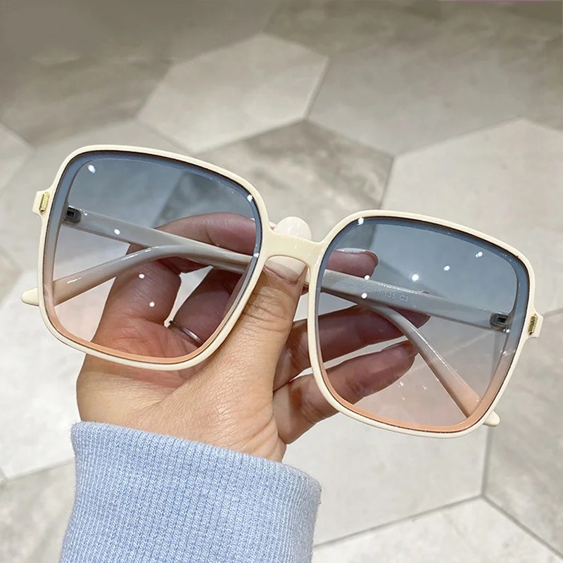 Luxury Lifestyle Store - Kacamata Hitam Vintage Oversized Persegi Wanita