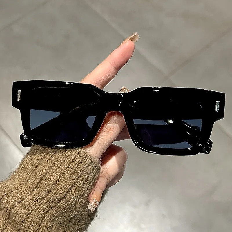 Kacamata Hitam Persegi Panjang - Luxury Lifestyle Store ulasan dan harga